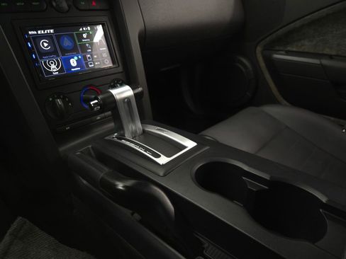 Used 2006 Ford Mustang GT Premium image 22