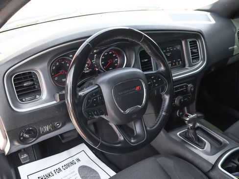 Used 2019 Dodge Charger SXT image 17