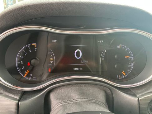 Used 2019 Jeep Grand Cherokee Limited w/ Luxury Group II image 17