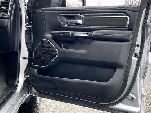 Used 2024 RAM 1500 Laramie AWD/4WD image 11