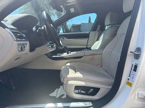 Used 2021 BMW 740i w/ M Sport Package image 17