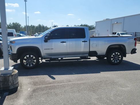 Used 2021 Chevrolet Silverado 2500 Custom w/ Custom Value Package image 3