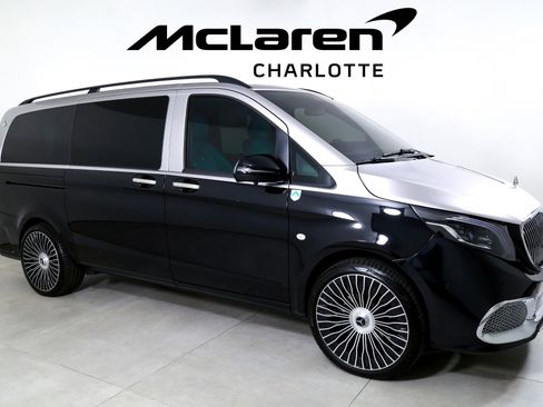 Used 2023 Mercedes-Benz Metris Passenger image 2