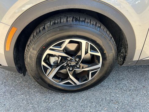 Used 2025 Kia Sportage LX image 24