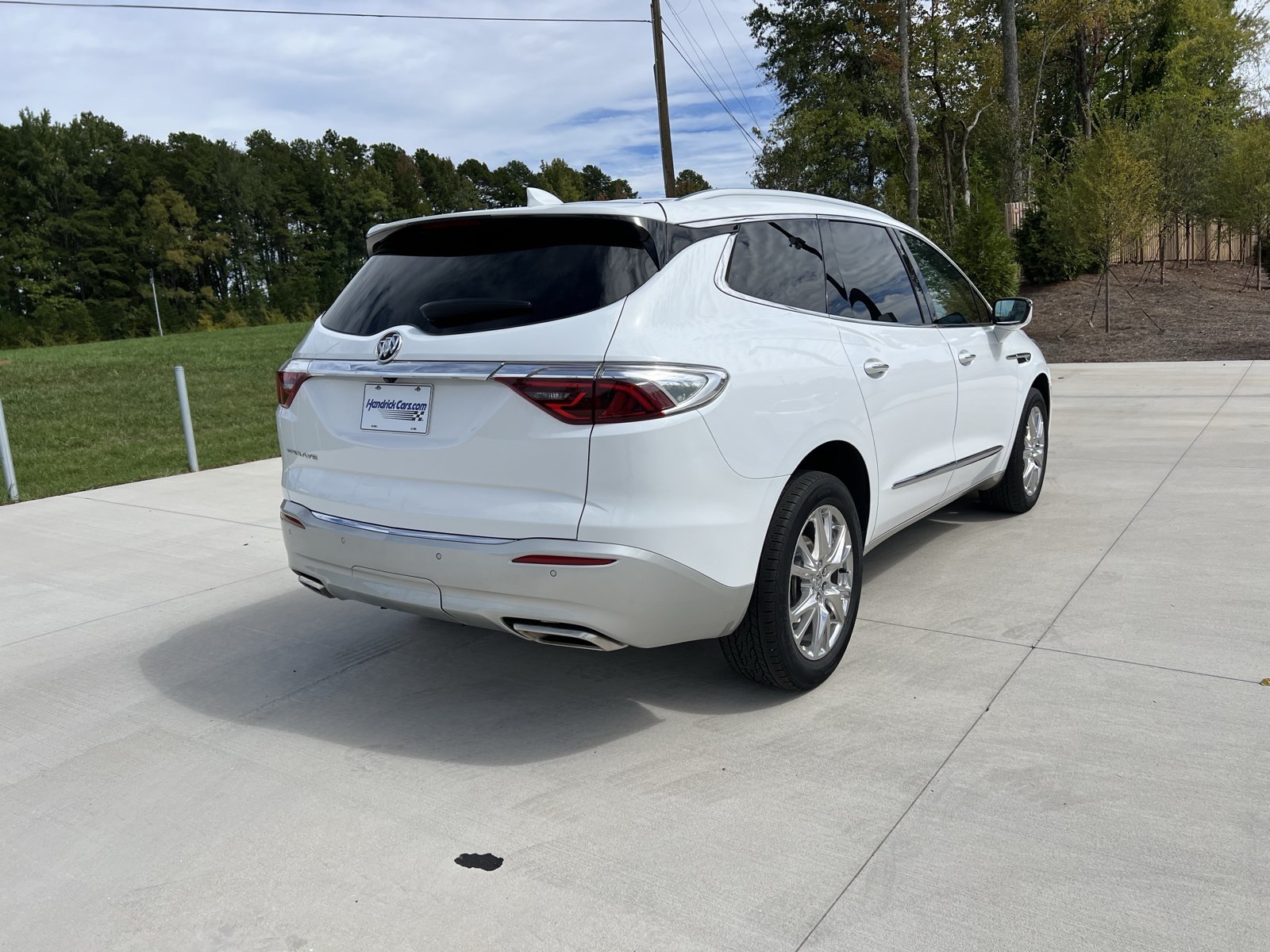 Used 2023 Buick Enclave Essence w/ Experience Buick Package FWD image 8