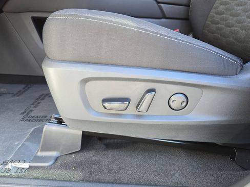 New 2025 Nissan Pathfinder SV image 29