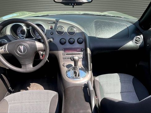 Used 2009 Pontiac Solstice Convertible w/ Preferred Package RWD image 7