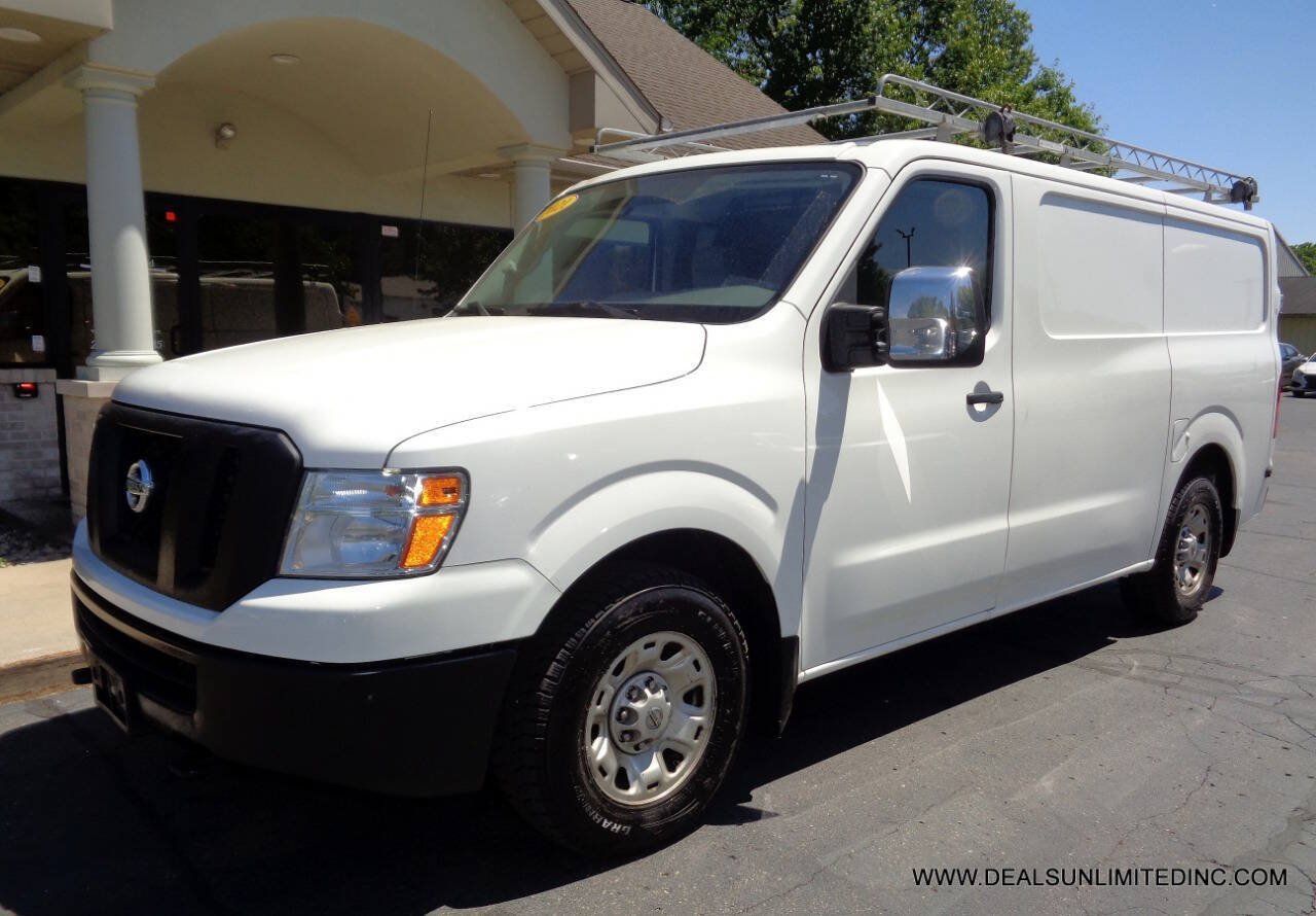 Used 2021 Nissan NV 3500 SV RWD image 1