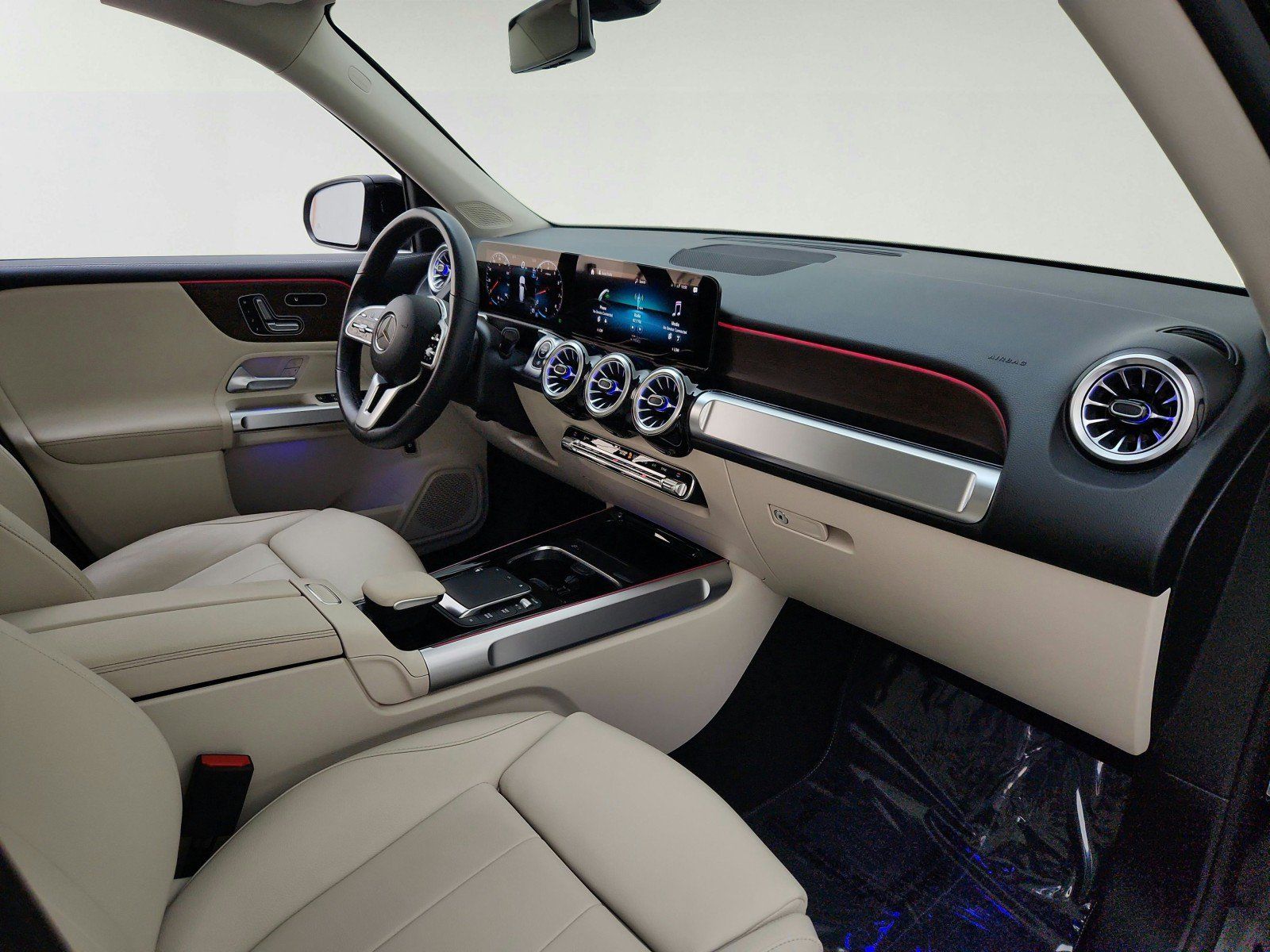 Used 2023 Mercedes-Benz GLB 250 image 29