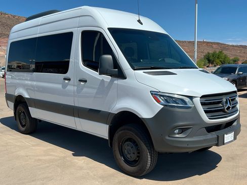 Used 2022 Mercedes-Benz Sprinter 2500 image 7