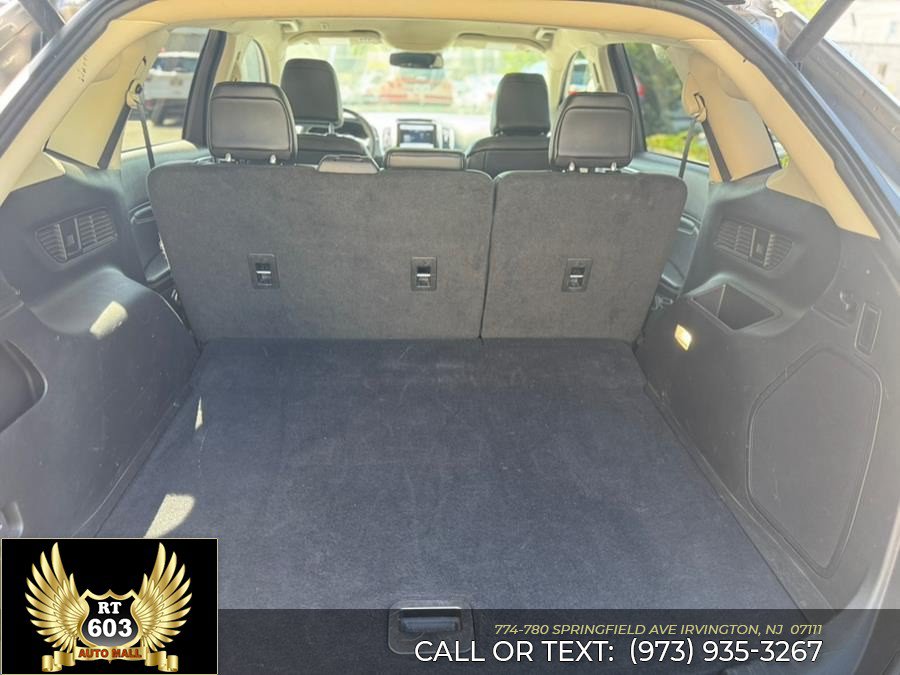 Used 2023 Ford Edge Titanium AWD/4WD image 7