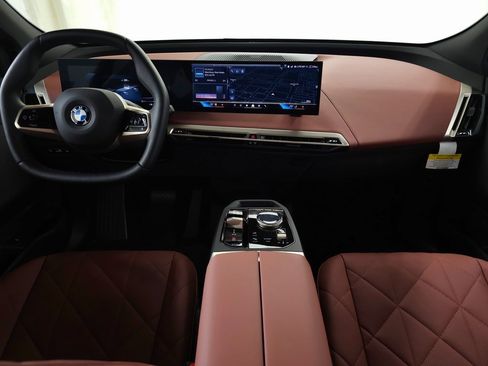 Used 2026 BMW iX xDrive45 image 9
