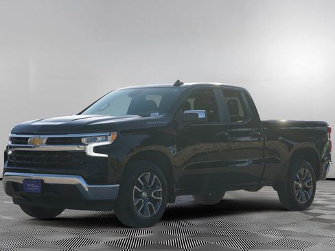 Used 2024 Chevrolet Silverado 1500 LT RWD image 8