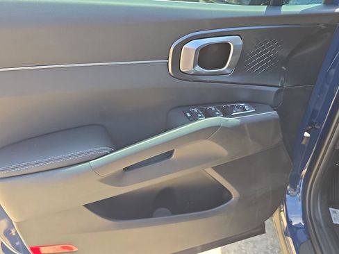 New 2026 Kia Sorento S FWD image 17