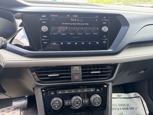 New 2024 Volkswagen Taos SE AWD/4WD image 12