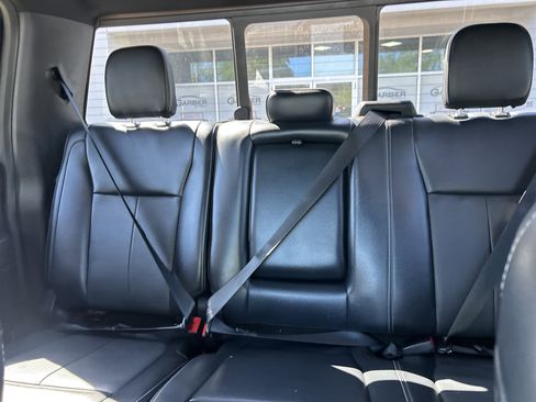 Used 2022 Ford F250 Lariat w/ Black Appearance Package image 17