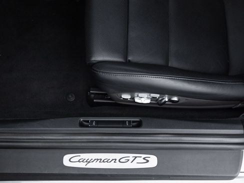 Certified 2022 Porsche 718 Cayman GTS RWD image 21