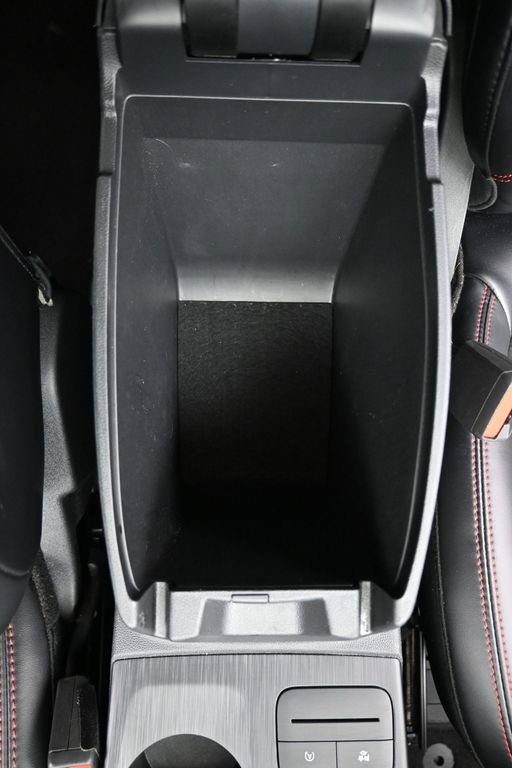 Used 2025 Ford Escape ST-Line FWD image 17