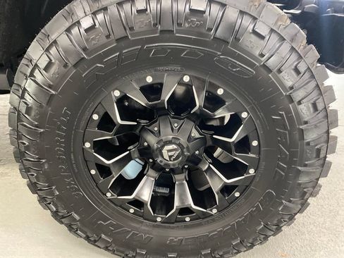 Used 2023 Jeep Wrangler Unlimited Rubicon w/ Safety Group AWD/4WD image 5