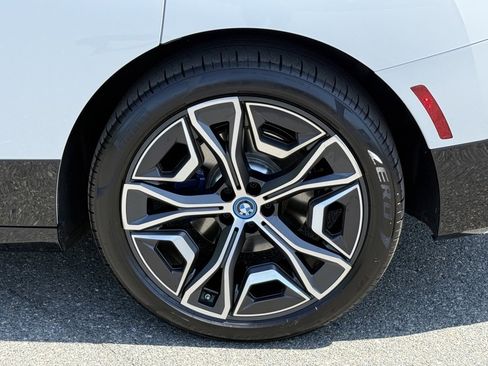 Used 2025 BMW iX xDrive50 w/ Sport Package image 17