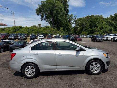 Used 2013 Chevrolet Sonic LT FWD image 4