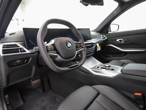 Used 2025 BMW 330i xDrive Sedan w/ Convenience Package image 9