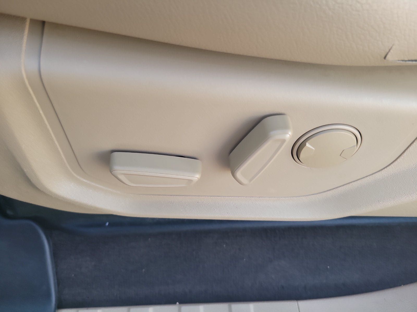 Used 2019 Ford F150 Lariat RWD image 12