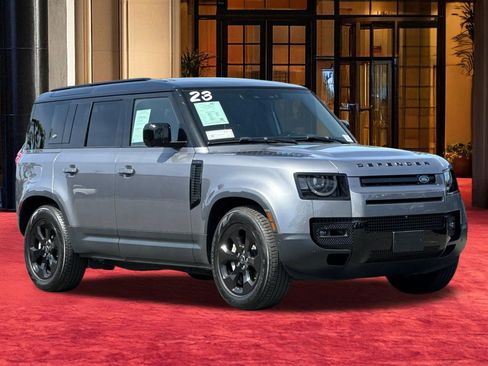 Used 2023 Land Rover Defender 110 SE image 8