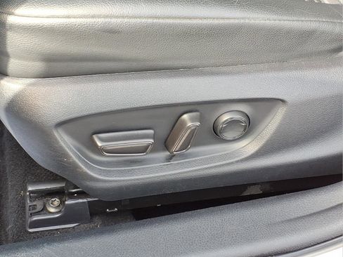 Used 2024 Toyota Camry SE image 25