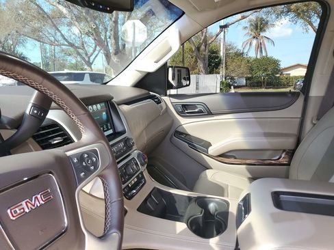 Used 2019 GMC Yukon XL SLT w/ Open Road Package image 22