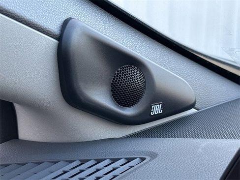 Used 2025 Toyota Prius Limited image 25