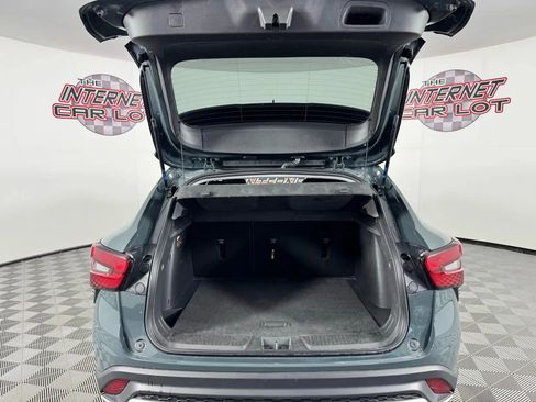 Used 2025 Chevrolet Trax LT image 27