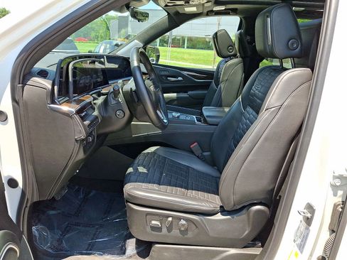 Certified 2023 Cadillac Escalade Sport Platinum w/ LPO, ONYX Package AWD/4WD image 17