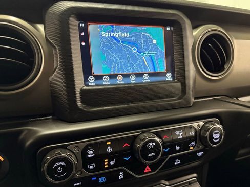 Used 2023 Jeep Wrangler Unlimited w/ Cold Weather Group AWD/4WD image 25