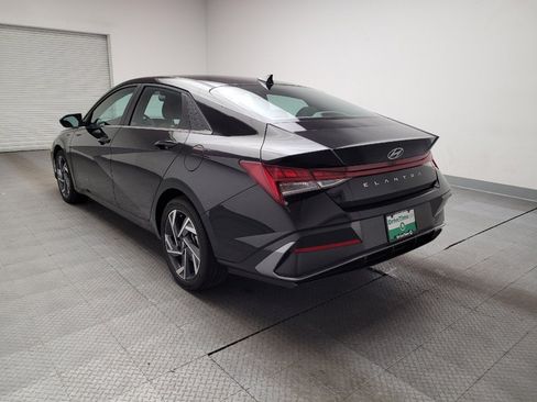 Used 2025 Hyundai Elantra SEL image 5