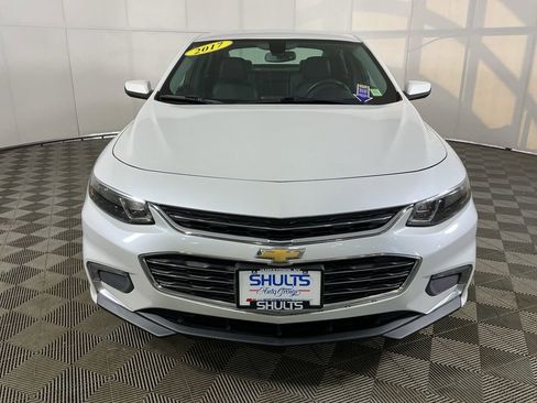 Used 2017 Chevrolet Malibu LT w/ Leather Package FWD image 4