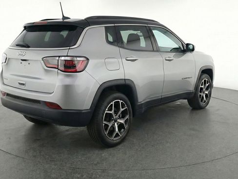 Used 2025 Jeep Compass Limited AWD/4WD image 9