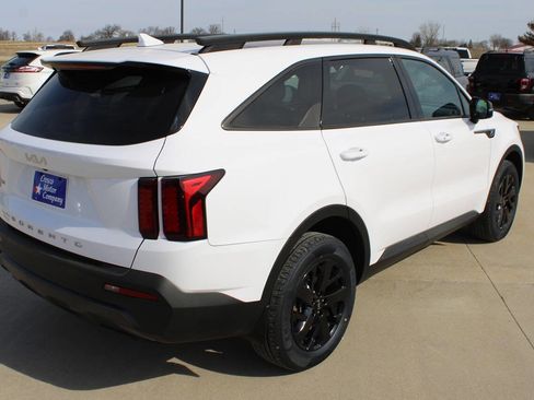 Used 2022 Kia Sorento S w/ Panoramic Sunroof Package image 5