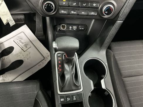 Used 2018 Kia Sportage LX AWD/4WD image 17