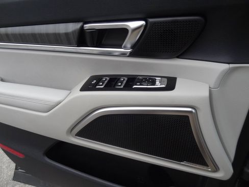 Used 2025 Kia Telluride EX image 12