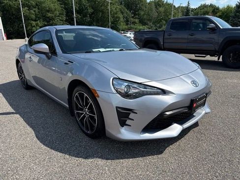 Used 2017 Toyota 86 RWD image 3
