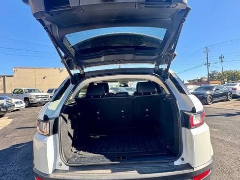 Used 2016 Land Rover Range Rover Evoque SE image 9