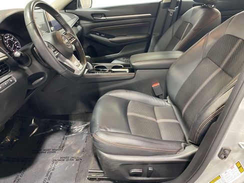 Used 2023 Nissan Altima 2.5 SR FWD image 14