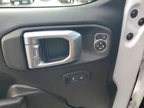 Used 2022 Jeep Wrangler Unlimited Sport w/ Sun And Sound Package image 9