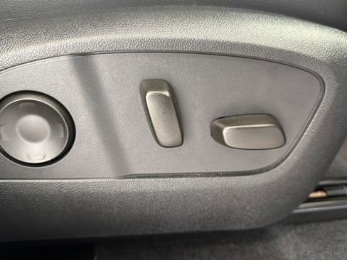 Used 2025 Buick Enclave Preferred image 33