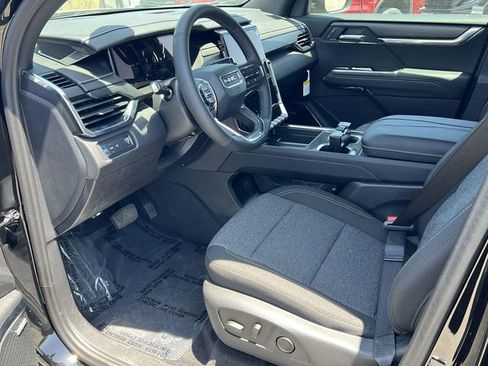 New 2025 GMC Acadia Elevation image 9