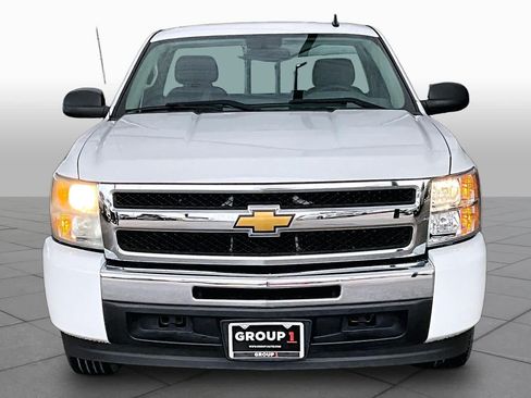 Used 2011 Chevrolet Silverado 1500 W/T w/ LS Package RWD image 3