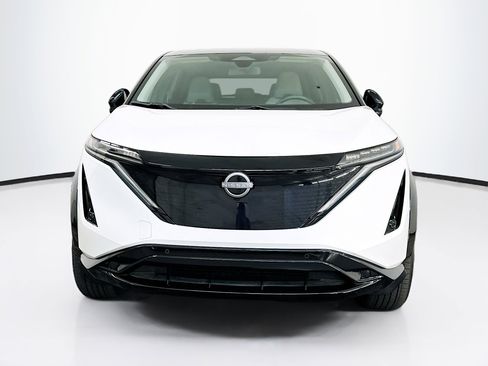 Used 2023 Nissan Ariya AWD image 2
