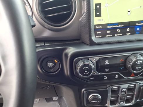 Used 2022 Jeep Gladiator Mojave AWD/4WD image 31