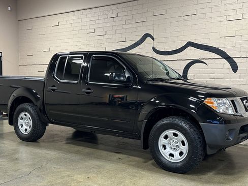 Used 2012 Nissan Frontier S image 2